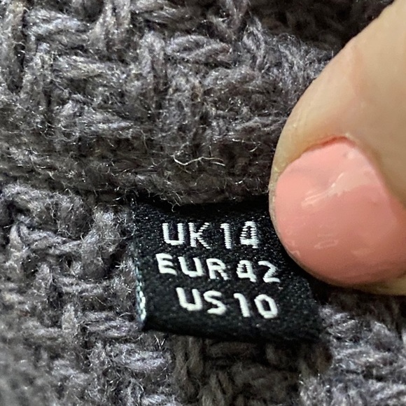 Women’s Size 10 Knit Dark Grey Chilli Pepper Branded Jacket - Picture 7 of 7